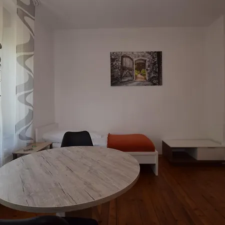 Ostendplatz Apartman *